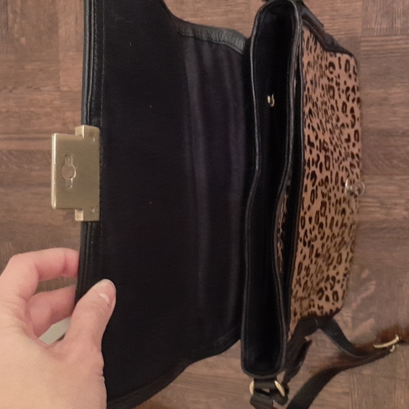 Fossil - Leapord Print & Black Leather Adjustable Cross or Shoulder Bag - Picture 4 of 4